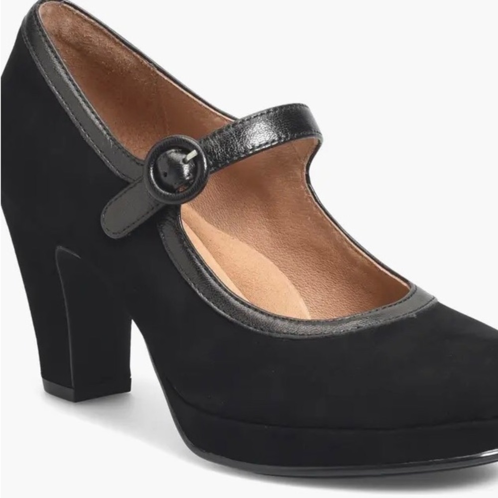 NWT New in box Sofft women’s Grayling black leather suede Mary Jane heels size 7